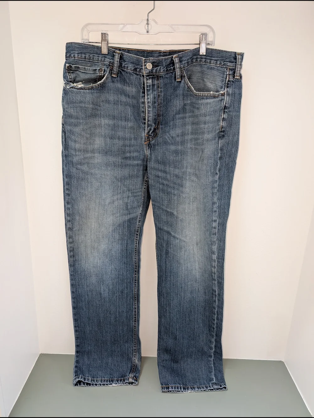 Levi's 514 Faded Medium Blue Straight Jeans 38 x 32